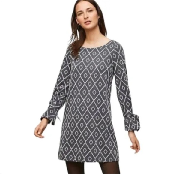 Loft Ann Taylor SP Gray Knit Tie Cuff‎ Shift Mini Dress with Bow Sleeves - Picture 1 of 7